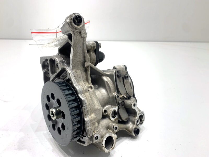 Čerpadlo oleje Audi A5 (F53, F5P) 2016 - 2022 04L145208AA