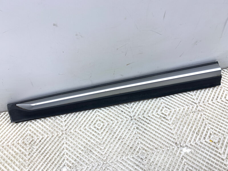 Lišta dveří levá přední BMW X3 (F25) 2010 - 2017