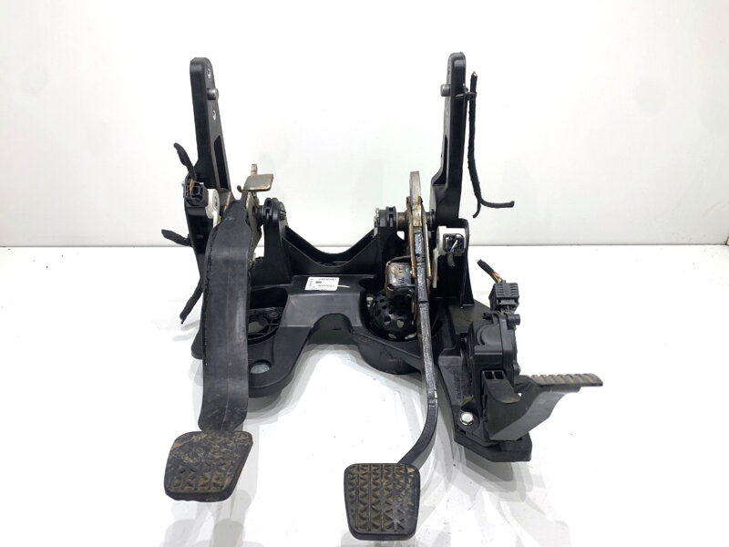 Pedály Opel Astra J Sedan 2012 - 2022 39032843