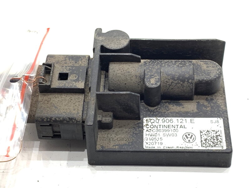 Modul čerpadla paliva VW Golf VII Variant (BA5, BV5) 2013 - 2022 5Q0906121E