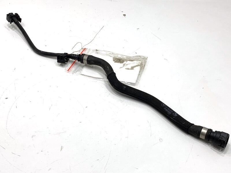 Potrubí vody BMW 5 Touring (G31) 2017 - 2022 8598386