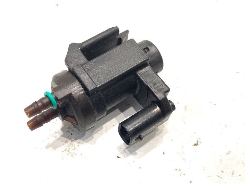 Ventil podtlaku BMW 5 Touring (G31) 2017 - 2022 8570591