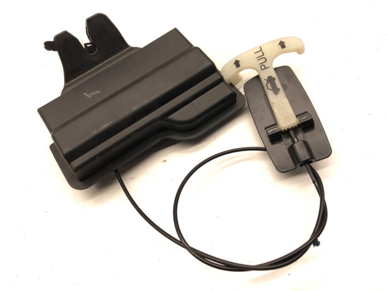 Zámek víka kufru zadní Infiniti Q50 2013 - 2022