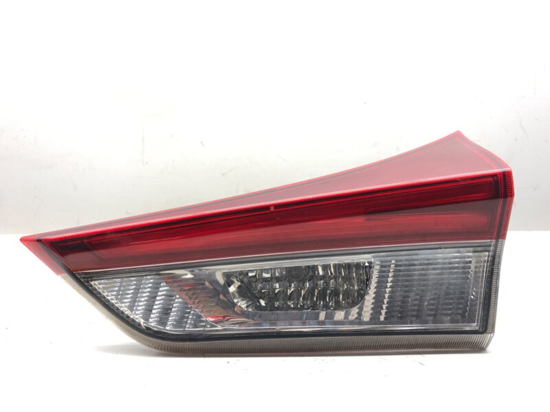 Světlo zadní pravé vnitřní Toyota Auris (_E18_) 2012 - 2018 000018671