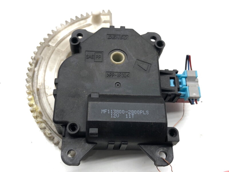 Motor radiátoru topení Toyota Auris (_E18_) 2012 - 2018 113800-2800