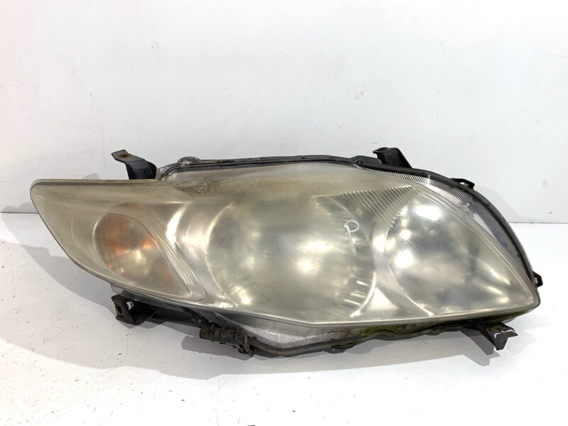 Světlo pravé přední Toyota Corolla Sedan (_E15_) 2006 - 2022