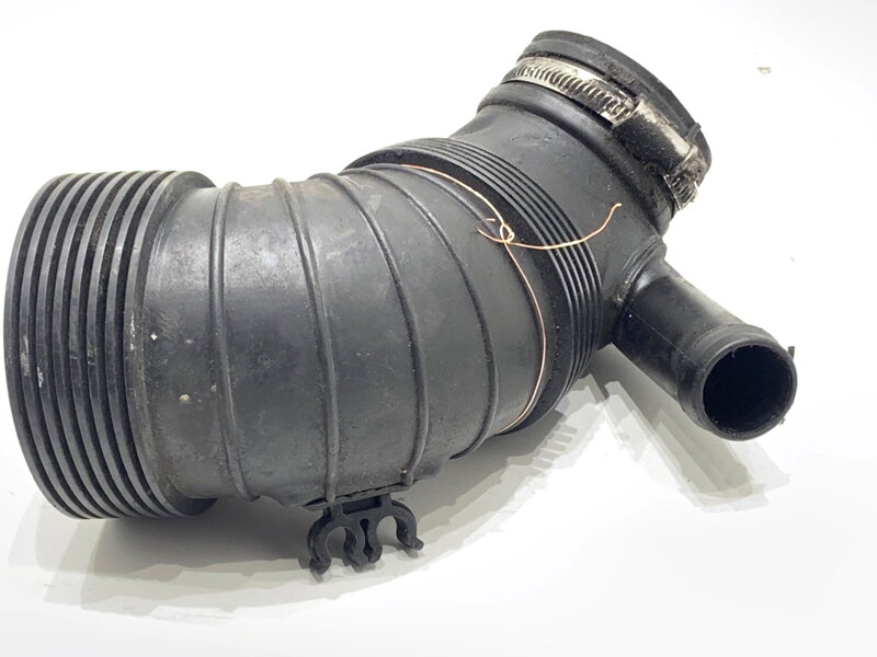 Vzduchové potrubí VW Passat B7 Variant (365) 2010 - 2015