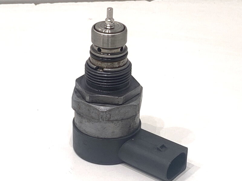 Regulátor tlaku paliva Audi A4 B8 Avant (8K5) 2007 - 2015 057130764AB