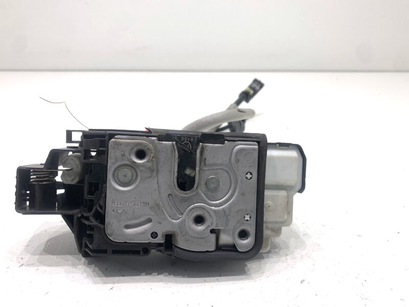 Zámek dveří pravý přední Volvo V40 Liftback (525, 526) 2012 - 2022 31440390