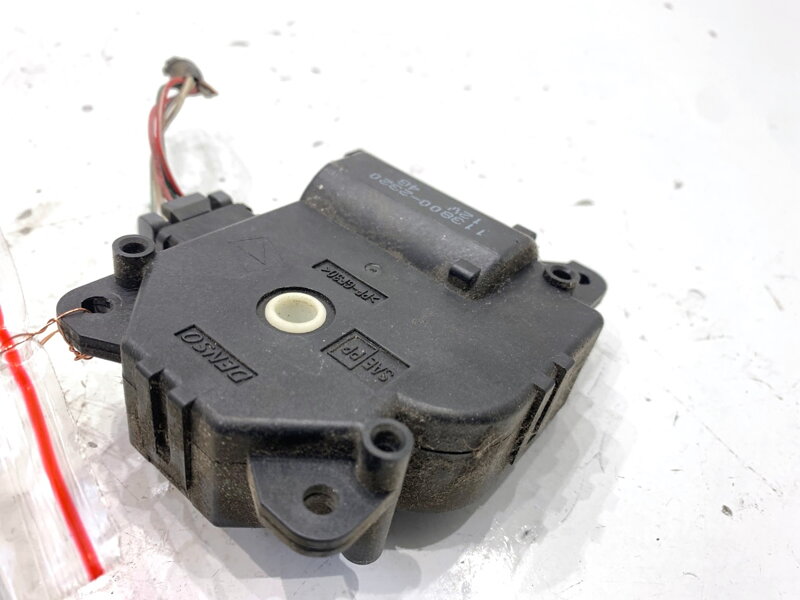 Motor radiátoru topení Mitsubishi Grandis (NA_W) 2003 - 2011 113800-2320