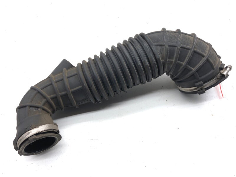 Vzduchové potrubí Audi Q5 (8RB) 2008 - 2017 03G129629D