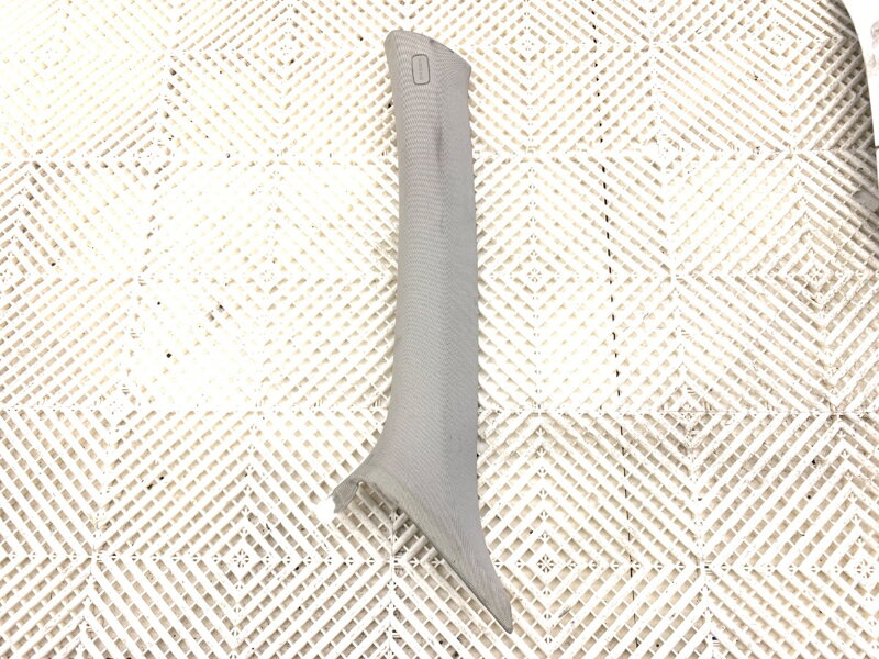 Kryt sloupku levý Audi Q5 (8RB) 2008 - 2017 8R0867233C