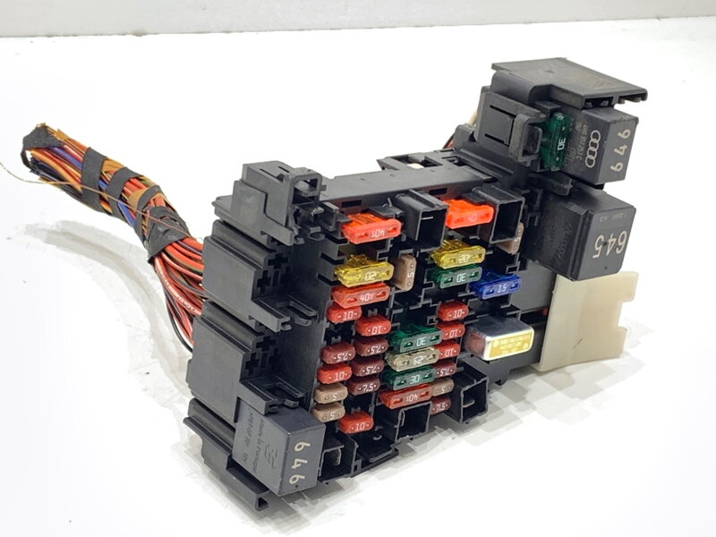 Pojistková skříňka Skoda Superb III (3V3) 2015 - 2022 5Q0937615C