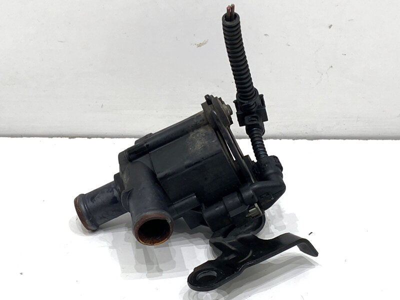 Přídavná vodní pumpa VW Golf VII Variant (BA5, BV5) 2013 - 2022 5Q0121599Q