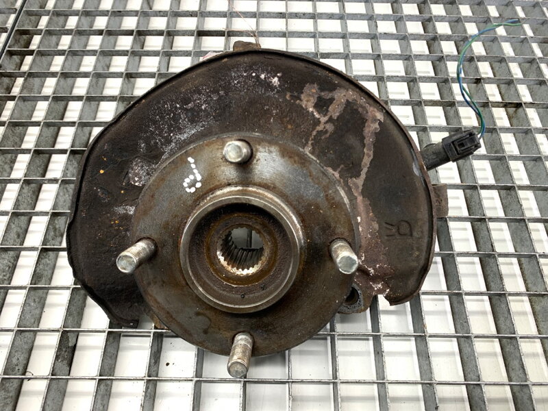 Otoč pravá přední Mitsubishi Colt VI (Z3_A, Z2_A) 2002 - 2012