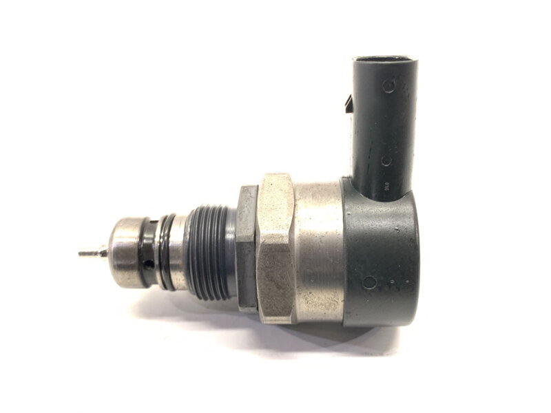 Regulátor tlaku paliva BMW X3 (F25) 2010 - 2017 0281002949