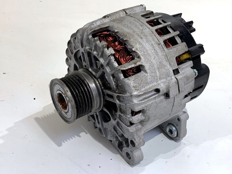 Alternátor Skoda Superb III (3V3) 2015 - 2022 114322