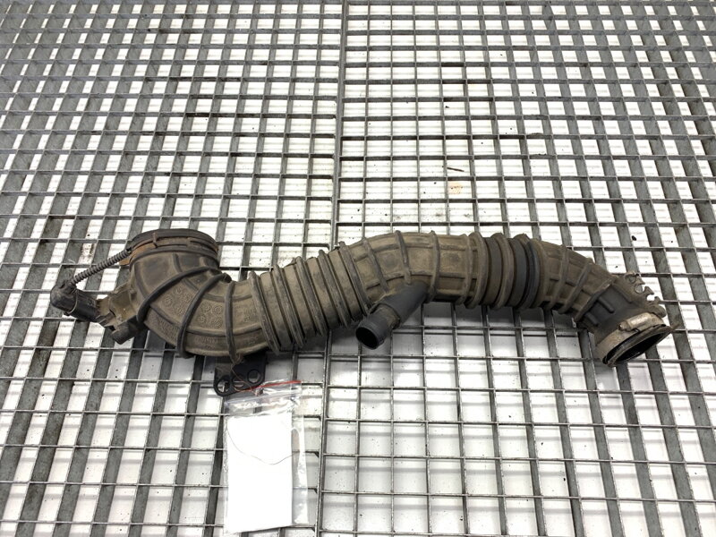 Vzduchové potrubí VW Transporter V Autobus (7HB, 7HJ, 7EB, 7EJ) 2003 - 2015 7E0129627D