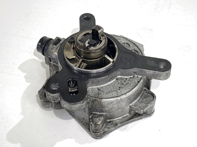 Čerpadlo podtlak Volvo V40 Liftback (525, 526) 2012 - 2022 31316688