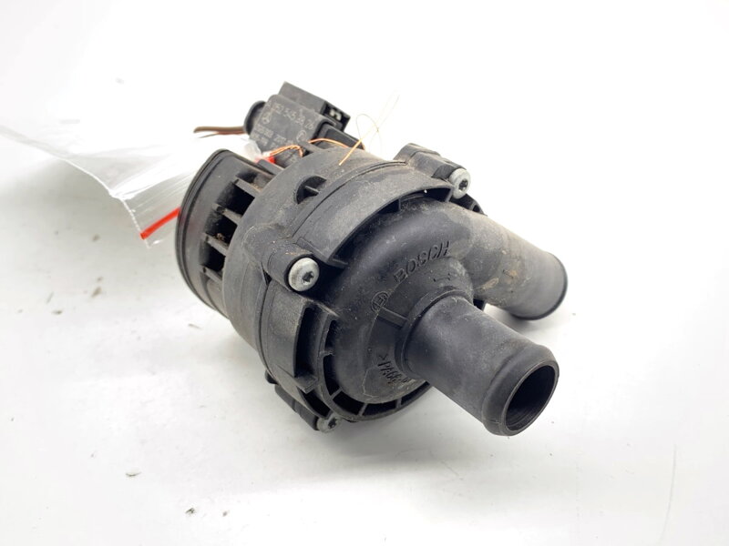 Přídavná vodní pumpa Mercedes-benz CLA Coupe (C117) 2013 - 2019 A2118350364