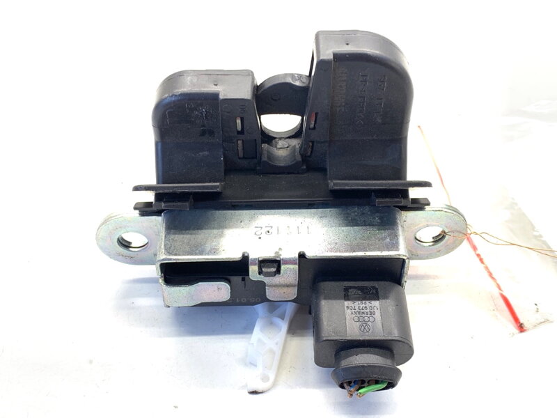 Zámek víka kufru zadní Seat Ibiza IV SC (6J1, 6P5) 2008 - 2018 6J3827505E