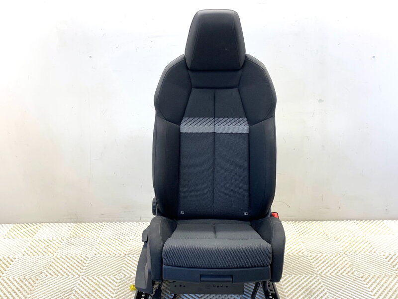 Sedadlo pravé přední Audi Q4 Sportback (F4N) 2021 - 2022