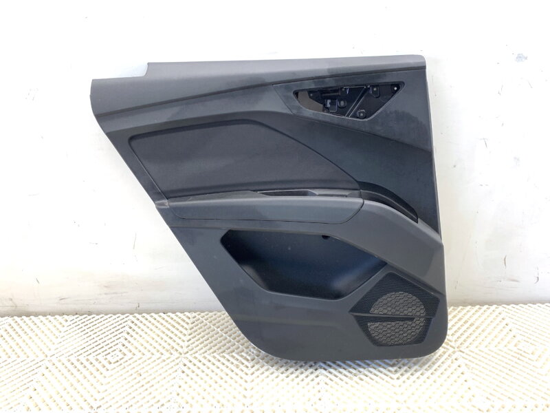 Tapecírung dveří levý zadní Audi Q4 Sportback (F4N) 2021 - 2022