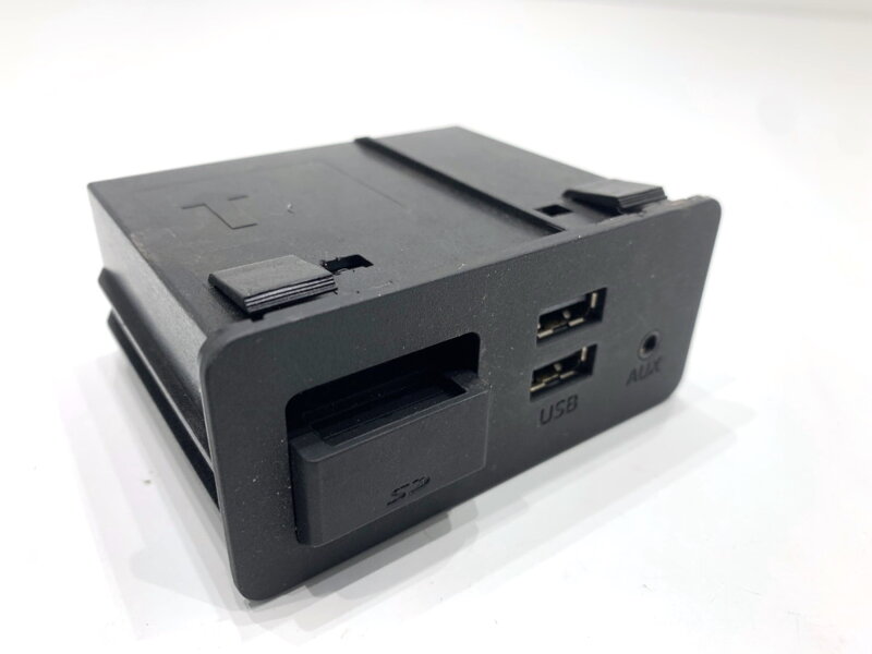 Zásuvka / uložení USB Mazda CX-9 (TC) 2016 - 2022 D09H-669U0