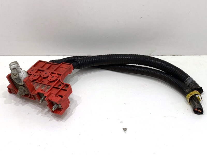 PÓL / svorka (BATERIE) plus Mazda CX-9 (TC) 2016 - 2022