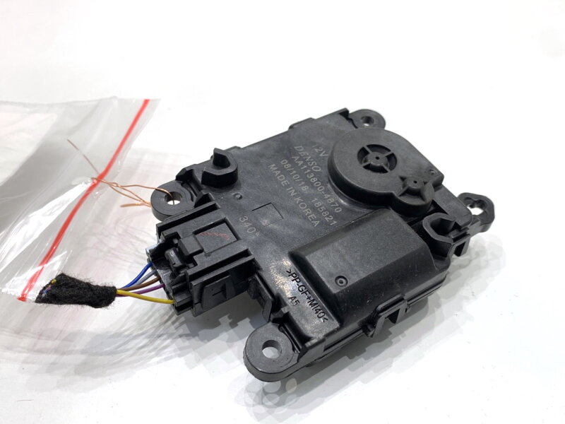 Motor radiátoru topení Ford Focus IV Turnier (HP) 2018 - 2022 113800-4870