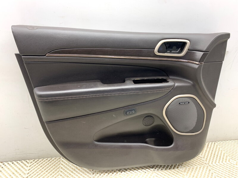 Tapecírung dveří levý přední Jeep Grand Cherokee IV (WK, WK2) 2010 - 2022