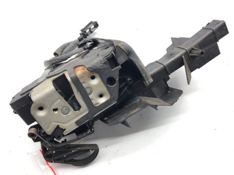 Zámek dveří pravý přední Ford Focus III Turnier 2010 - 2022