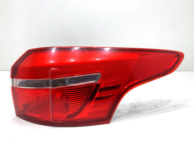 Světlo pravé zadní Ford Focus III Turnier 2010 - 2022