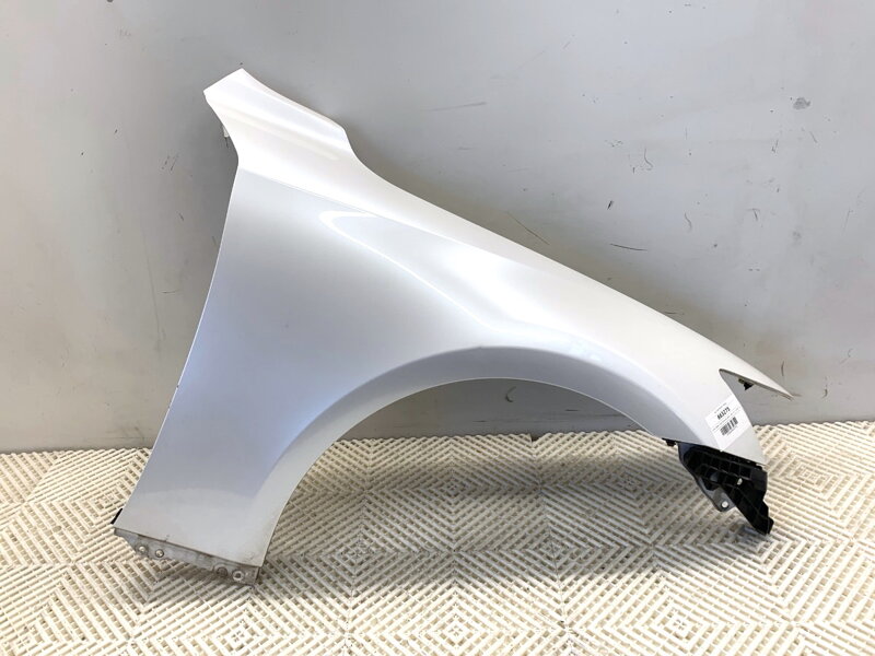 Blatník pravý přední Lexus IS III (_E3_) 2013 - 2022