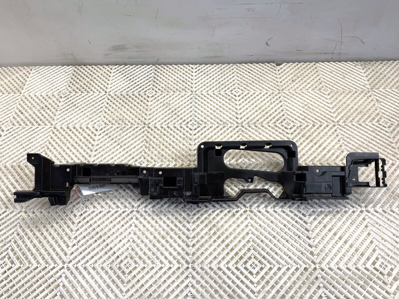 Lišta uchycení kufru pravá BMW X5 (G05, F95) 2018 - 7438236