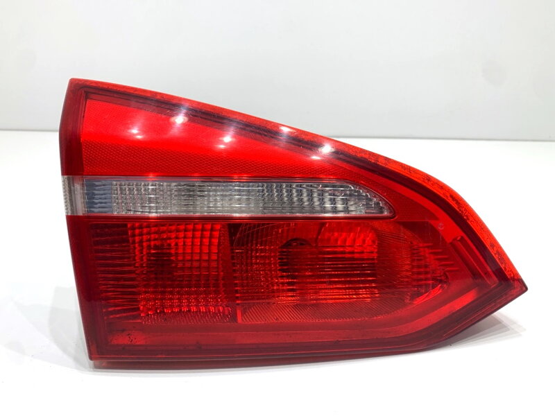 Světlo zadní levé vnitřní Ford Focus III Turnier 2010 - 2022 F1EB-13A603-BA