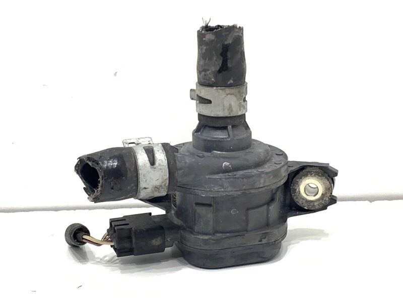 Přídavná vodní pumpa Lexus IS III (_E3_) 2013 - 2022