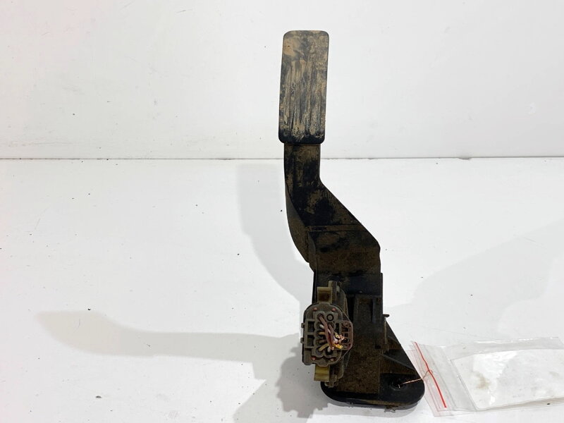 Plynový pedál Ford Transit Autobus (FD_ _, FB_ _, FS_ _, FZ_ _, FC_ _) 2006 - 2014