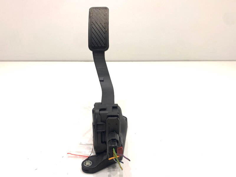 Plynový pedál Ford KA + III (UK, FK) 2014 - 2022 E3B1-9F836-A3A