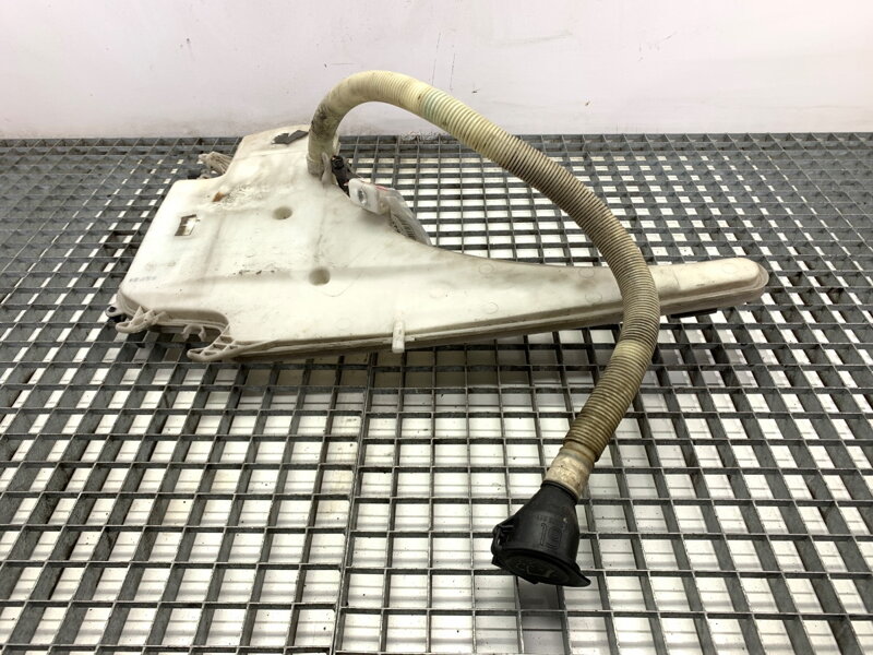 Nádobka ostřikovačů BMW 1 (E87) 2003 - 2013 7124231