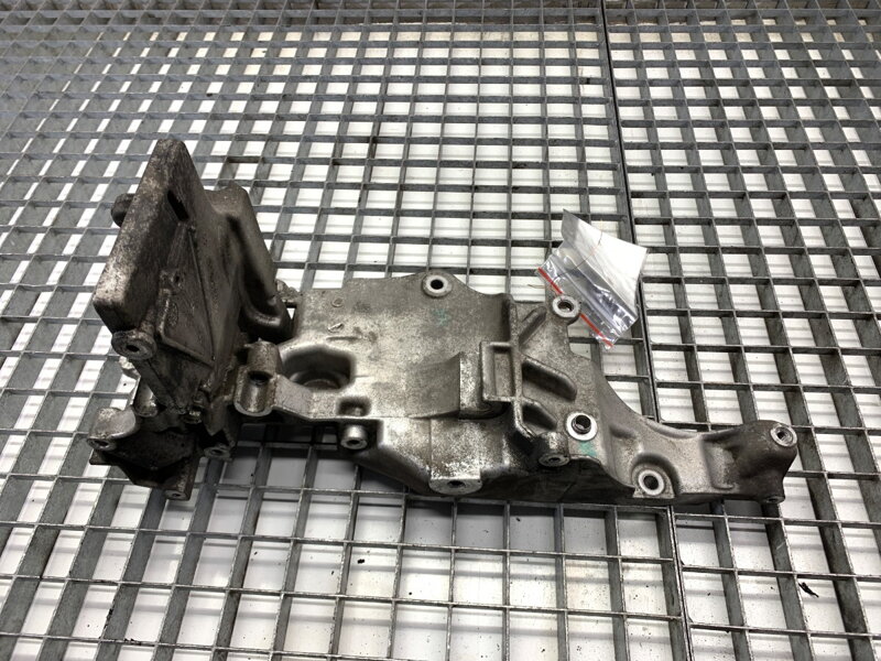 Držák uchycení alternátoru Peugeot Boxer 2006 - 2022 9807162780