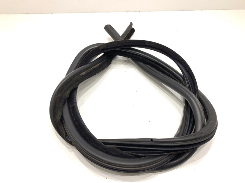 Těsnění dveří přední levé BMW 5 Touring (E61) 2004 - 2010