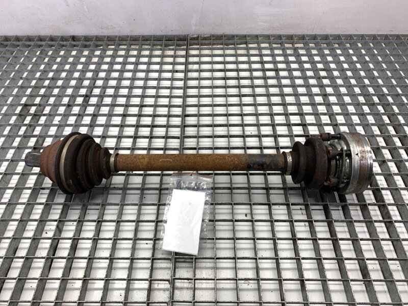 Poloosa pravá přední Audi A3 (8P1) 2003 - 2013