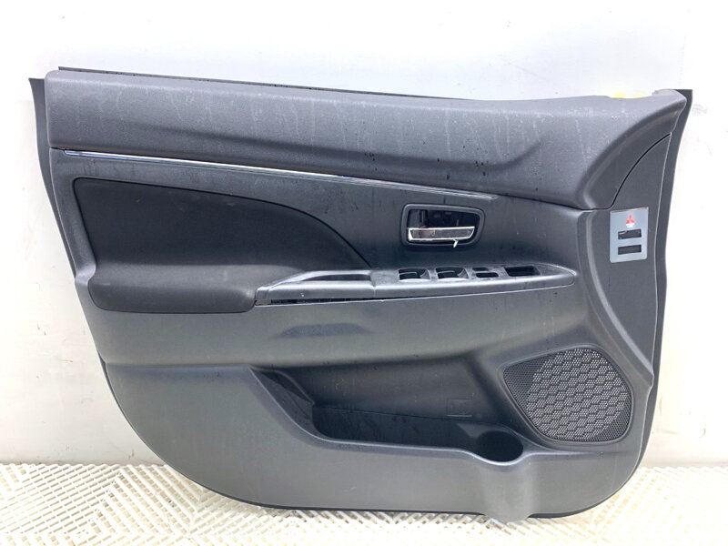 Tapecírung dveří levý přední Mitsubishi ASX (GA_W_) 2009 - 2022