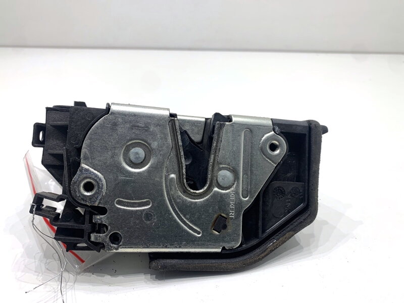 Zámek dveří pravý přední BMW 1 (E87) 2003 - 2013 7167068