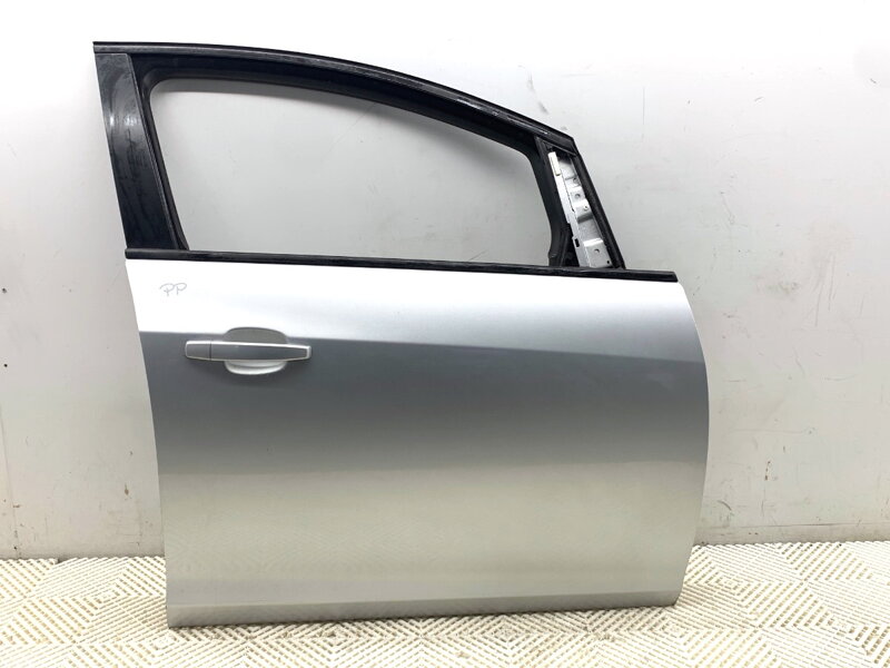 Dveře pravé přední Opel Astra J Sports Tourer (P10) 2010 - 2015 Z176