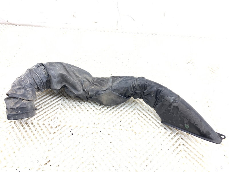 Vzduchové potrubí Opel Insignia A (G09) 2008 - 2017