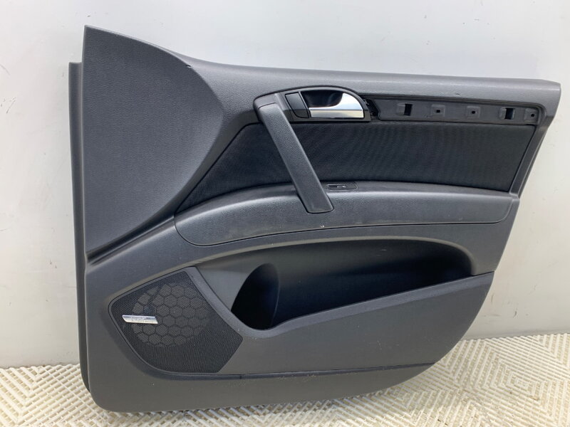 Tapecírung dveří pravý přední Audi Q7 (4LB) 2006 - 2016 4L0863979