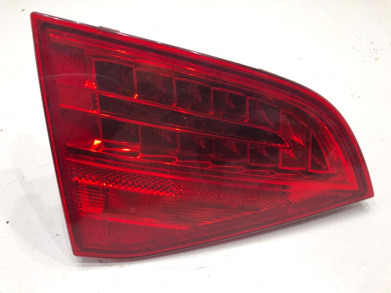 Světlo zadní levé vnitřní Audi A4 B8 Avant (8K5) 2007 - 2015 8K9945093B