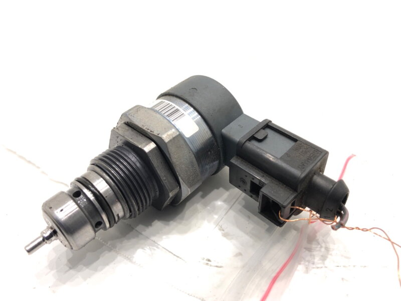 Regulátor tlaku paliva Audi A4 B8 Avant (8K5) 2007 - 2015 0281006002